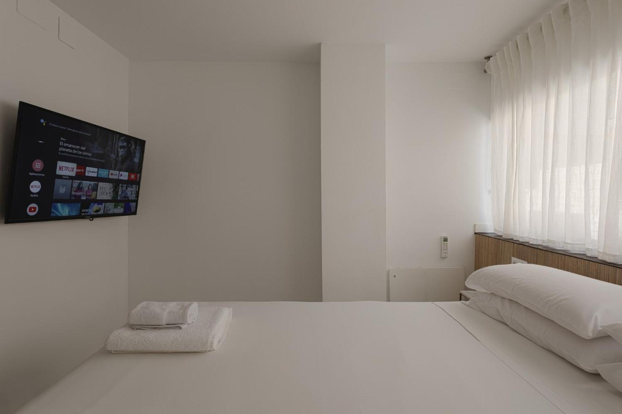 Beach Malagueta By Caleta Homes Malaga Exterior photo